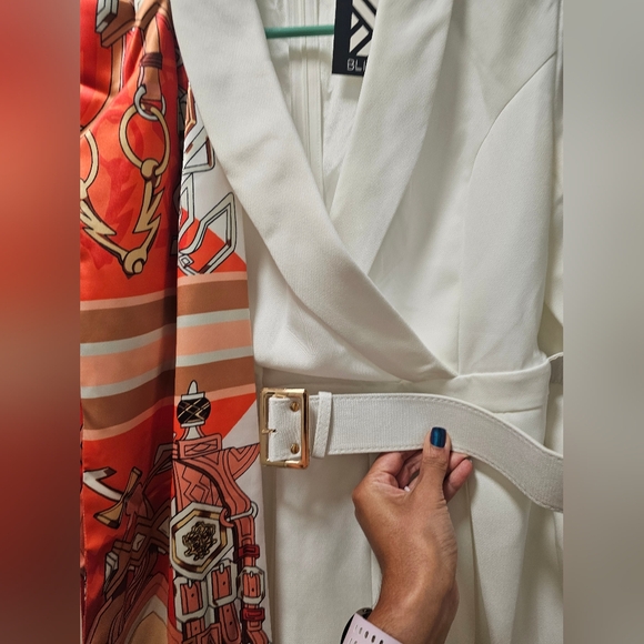 NWT short Blazer romper. Size Medium. - Picture 2 of 3